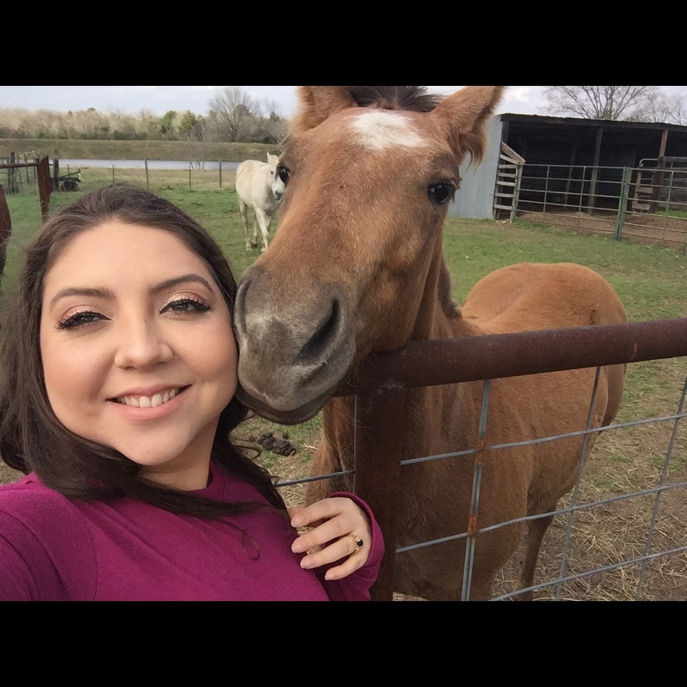 Meet your Posher, Maegan